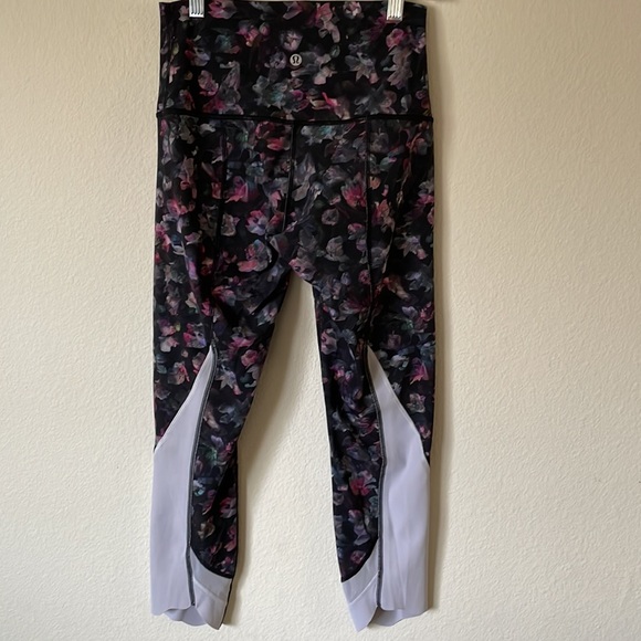 lululemon High-Rise Wunder Under Crop Scallop/Mesh - Picture 3 of 3